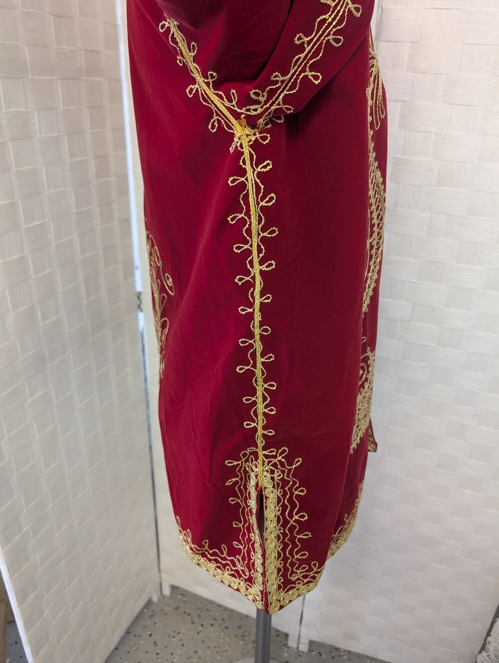 Vintage Jacket Red Velvet Jacket Gold Trim 1960s Unisex - Picture 4 of 7